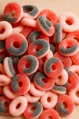 Želatinové kyselé oválky s příchutí černý rybíz 200g